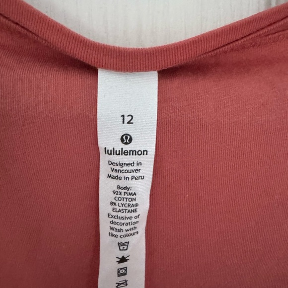 Lululemon back in action short sleeve tee NWT sz 12 - Picture 3 of 4
